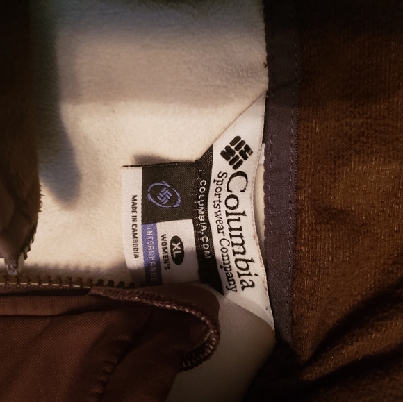 Columbia Women's light jacket.  o - Picture 2 of 2